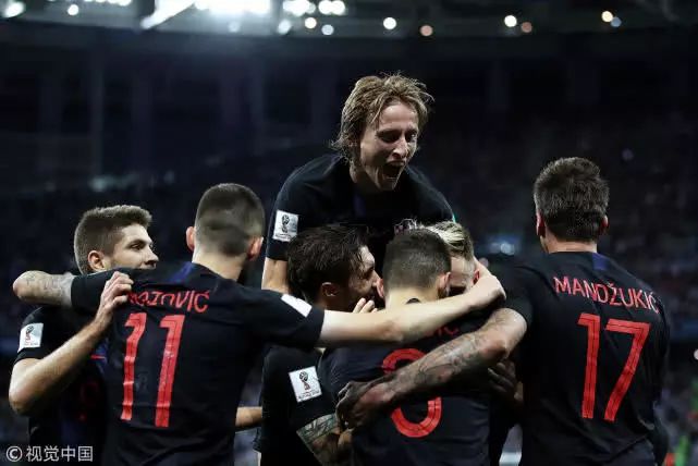  伯恩利重返英超首胜，孔帕尼打造铁血防线初见成效  